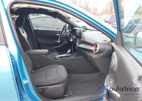 2025 Chevrolet Trax Fwd 1Rs из США, поврежденный, VIN KL77LGEP6SC074414